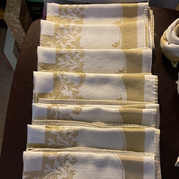 Antique/Vintage House Warming Gift of 12 Polyester Napkins Gold & Light Tan - Picture 4 of 9